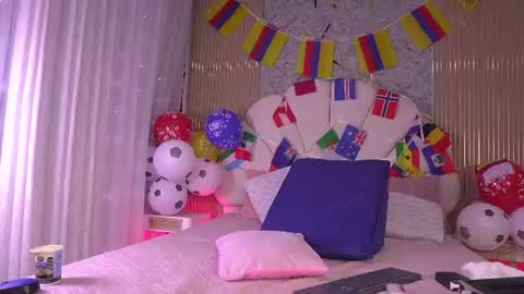Snapshot of mssburbuja chatting on July 9, 3:10 am Manuela online show from July 9, 3:10 am