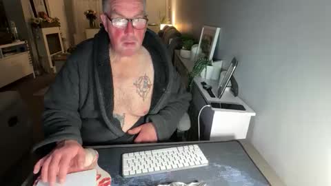 mtb1697 online show from April 17, 10:46 pm