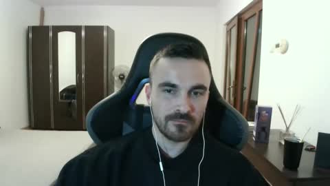 Victor online show from March 22, 8:45 pm