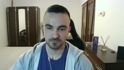 Victor online show from April 3, 7:01 pm