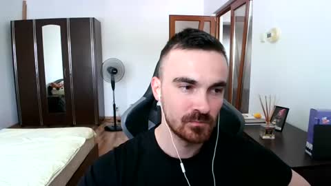 Snapshot of mu5clemania chatting on June 27, 12:22 pm Victor online show from June 27, 12:22 pm