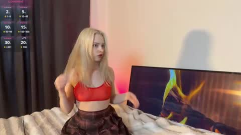 Snapshot of muasweetiegirl chatting on February 14, 11:51 am Lisa online show from February 14, 11:51 am