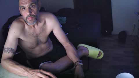 Muffdiver online show from May 19, 1:56 am