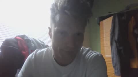 Snapshot of mugis420 chatting on June 1, 4:03 am mugis420 online show from June 1, 4:03 am