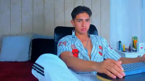 Snapshot of muichiro_tokito1 chatting on December 14, 3:51 am muichiro tokito1 online show from December 14, 3:51 am