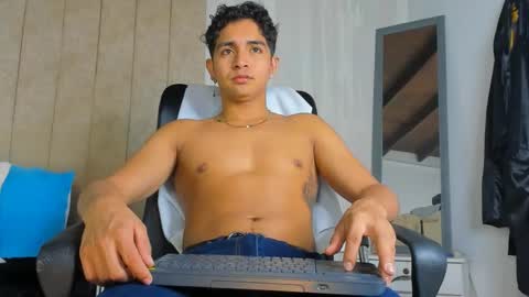 Snapshot of muichiro_tokito1 chatting on February 6, 4:42 am muichiro tokito1 online show from February 6, 4:42 am