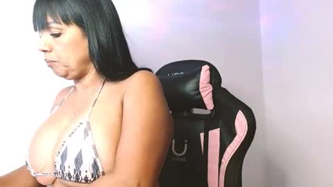 Snapshot of muladefuego chatting on July 18, 9:35 am yuli online show from July 18, 9:35 am