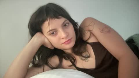 Snapshot of munchi_ chatting on November 5, 11:43 am online show from November 5, 11:43 am