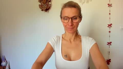 LOVELY JULIA  Peter DAY online show from March 23, 9:02 am