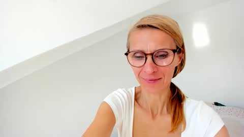 Snapshot of munishpunish chatting on May 22, 7:37 am LOVELY JULIA Peter DAY online show from May 22, 7:37 am