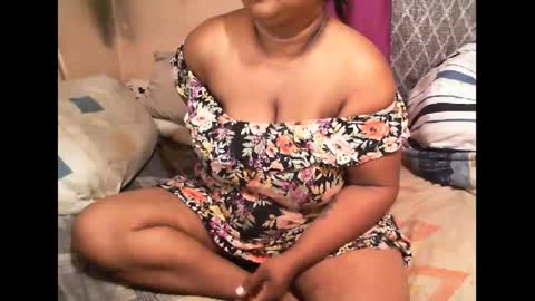 Snapshot of munniegalz1 chatting on February 20, 1:36 am your angel online show from February 20, 1:36 am