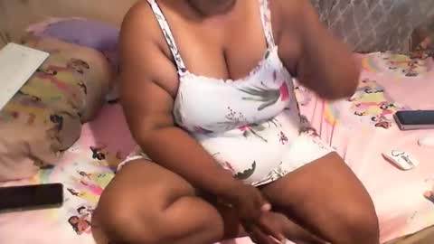 Snapshot of munniegalz1 chatting on November 21, 8:13 am your angel online show from November 21, 8:13 am