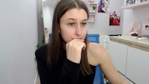 Snapshot of muriel_elvin chatting on October 1, 10:21 am muriel_elvin online show from October 1, 10:21 am