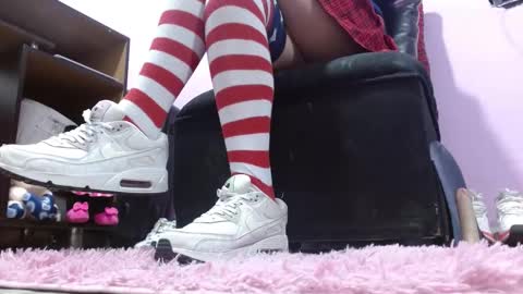 Muriel online show from February 19, 1:29 am