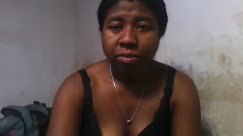 Snapshot of murielleee chatting on May 15, 12:56 pm murielleee online show from May 15, 12:56 pm
