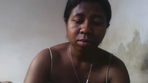 Snapshot of murielleee chatting on May 17, 11:50 am murielleee online show from May 17, 11:50 am