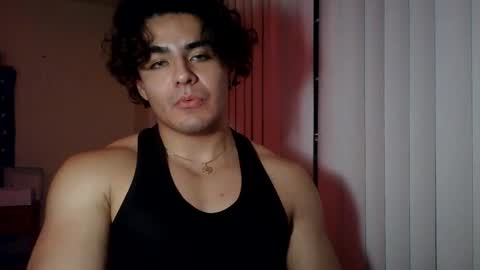 Snapshot of musclebottom21 chatting on October 9, 3:37 am STUP MUSCLE online show from October 9, 3:37 am