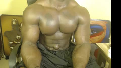 musclegod23 online show from March 4, 12:39 am