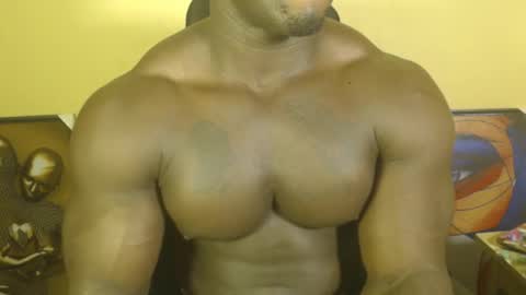 musclegod23 online show from March 7, 11:49 pm