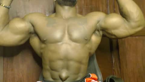 musclegod23 online show from September 28, 12:16 am