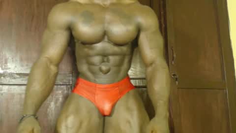 musclegod23 online show from October 18, 12:02 am