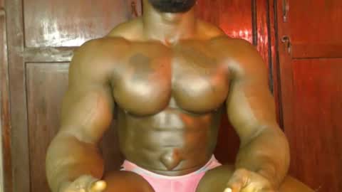 musclegod23 online show from October 20, 12:00 am