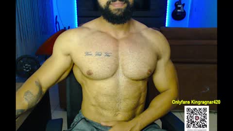 Snapshot of muscleweed420 chatting on December 14, 11:56 pm Ragnar online show from December 14, 11:56 pm