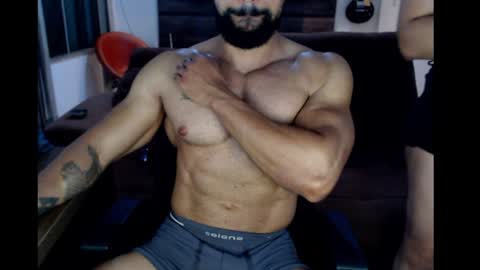 Snapshot of muscleweed420 chatting on January 11, 8:54 pm Ragnar online show from January 11, 8:54 pm