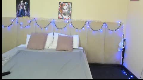 Snapshot of musclexxxbarbie chatting on December 25, 4:32 pm Eva online show from December 25, 4:32 pm