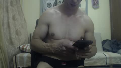 Snapshot of musculargod chatting on December 20, 10:00 pm SexyMuscled online show from December 20, 10:00 pm
