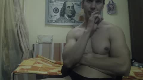 Snapshot of musculargod chatting on January 3, 10:40 pm SexyMuscled online show from January 3, 10:40 pm