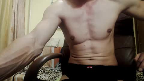 Snapshot of musculargod chatting on November 23, 9:14 pm SexyMuscled online show from November 23, 9:14 pm