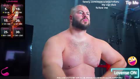 Snapshot of muscularjohnforu chatting on June 20, 8:17 am click icon for peach online show from June 20, 8:17 am