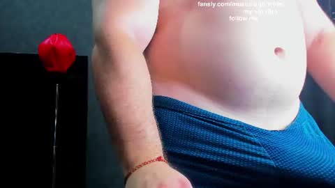 Snapshot of muscularjohnforu chatting on July 28, 6:53 pm click icon for peach online show from July 28, 6:53 pm
