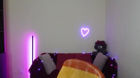 Jeneva online show from February 6, 7:06 pm