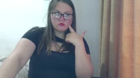 musechic_wild online show from April 4, 10:57 am