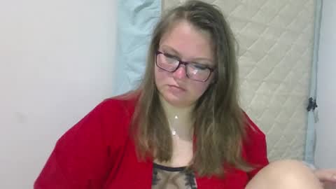 musechic_wild online show from April 8, 9:37 pm