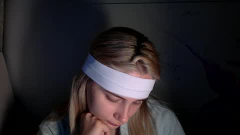 Snapshot of musescorner chatting on October 4, 7:45 pm musescorner online show from October 4, 7:45 pm