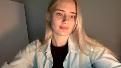 Snapshot of musescorner chatting on December 4, 5:32 pm musescorner online show from December 4, 5:32 pm