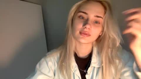 Snapshot of musescorner chatting on December 22, 4:26 pm musescorner online show from December 22, 4:26 pm