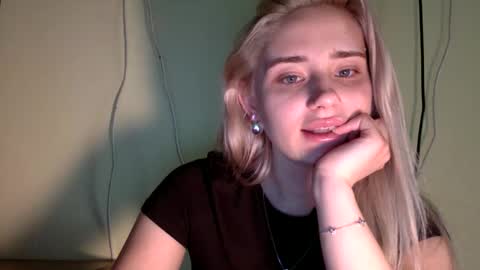 Snapshot of musescorner chatting on January 7, 6:10 pm musescorner online show from January 7, 6:10 pm