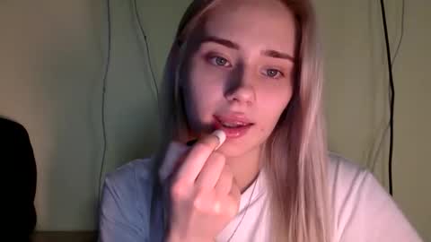 Snapshot of musescorner chatting on January 9, 7:04 pm musescorner online show from January 9, 7:04 pm