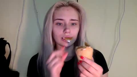 Snapshot of musescorner chatting on February 8, 10:29 am musescorner online show from February 8, 10:29 am