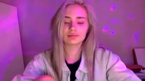 Snapshot of musescorner chatting on February 24, 3:21 pm musescorner online show from February 24, 3:21 pm