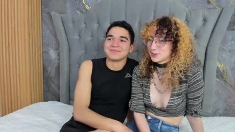 muss_shadw_couple online show from April 8, 9:04 pm