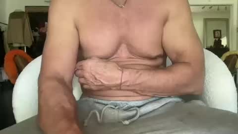 Snapshot of musselmale chatting on October 12, 9:03 pm musselmale online show from October 12, 9:03 pm