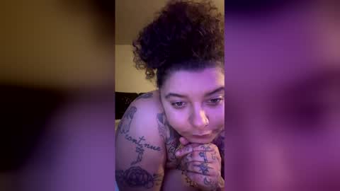 Snapshot of muvatia chatting on May 26, 7:15 am muvatia online show from May 26, 7:15 am
