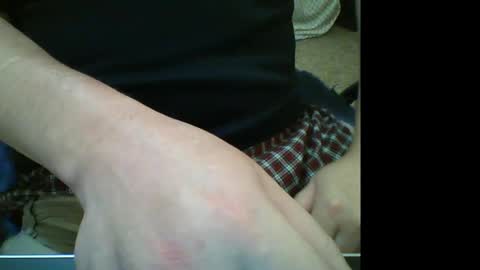 Snapshot of muzicdaddy4200 chatting on November 18, 5:12 am SubDaddy420 online show from November 18, 5:12 am