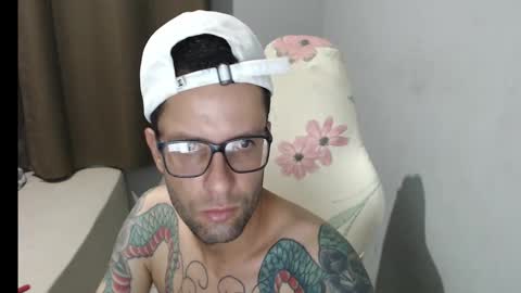 Snapshot of mwmgaara chatting on January 18, 2:47 am mwmgaara online show from January 18, 2:47 am