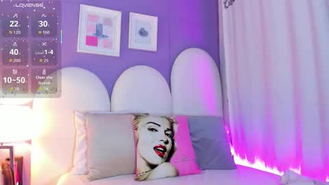 Snapshot of my_aleja_ chatting on November 22, 1:32 pm my_aleja_ online show from November 22, 1:32 pm